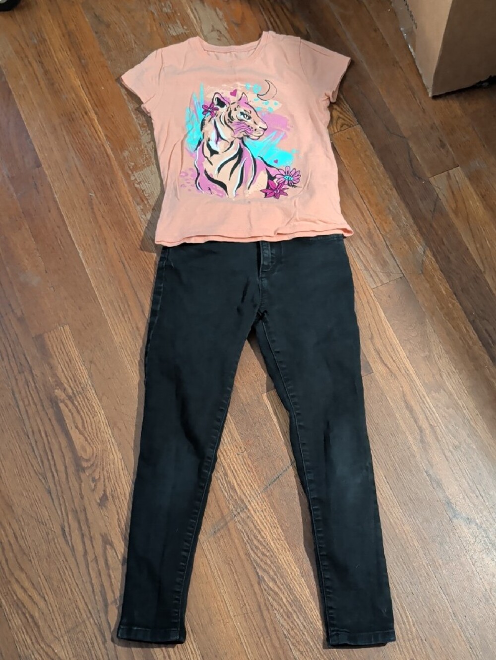 Place Peach Short Sleeve Tee with Black Skinny Jeans Sz 6 Girls